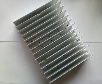 Extruded Aluminum HeatSink Silver Anodizing CNC Machining Cool Fin Heat Sink CE GS For LED Lighting